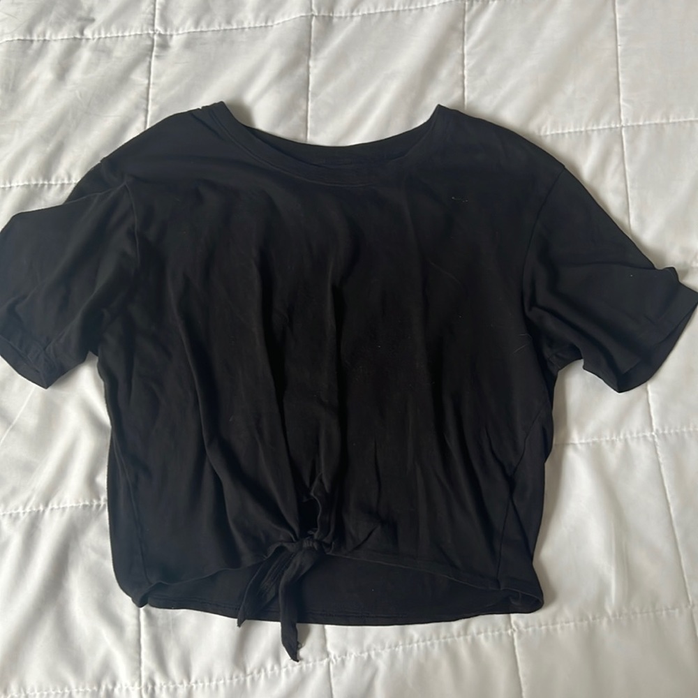 black cropped shirt